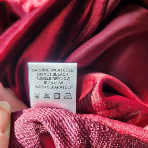 Women's Sparkly Velvet Cascade Hem Size 2X Burgundy Dressy Sequined Evening‎ - Picture 6 of 7